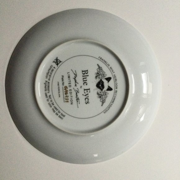 Franklin Mint “Blue Eyes” By Daphne Baxter Collectible Plate Siamese Cat 8" - Picture 3 of 3